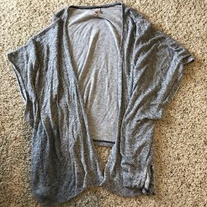 Open front short-sleeved cardigan